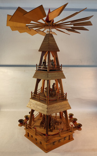 Pyramide stöckig - pyramide, 3-stöckig