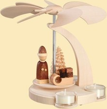 Pyramide mit Weihnachtsmann